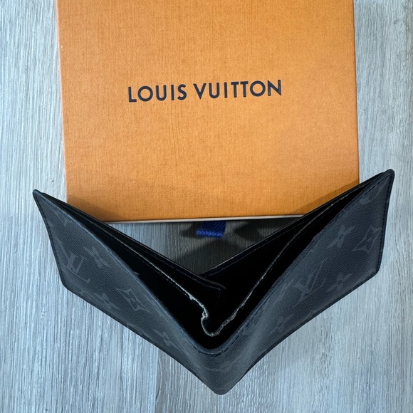 Louis Vuitton Men’s Wallet - Picture 3 of 7